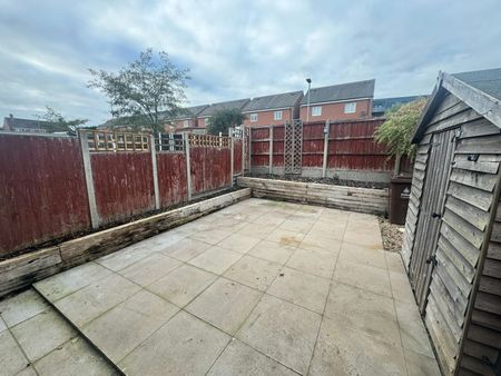 Semi-detached house to rent on - Photo 4