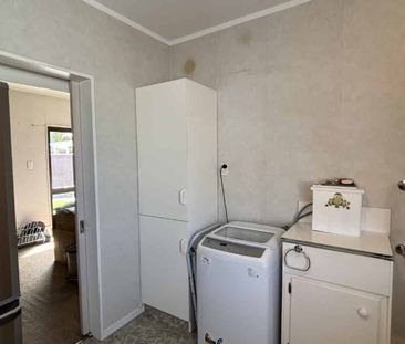 Modern Two-Bedroom Townhouse in Prime Location - Photo 5