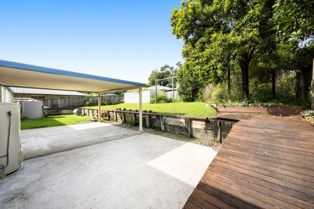 Great Family Home with Large Shed - Photo 5