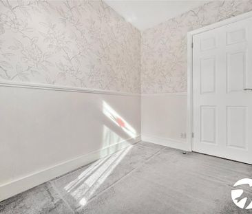 4 bedroom terraced house to rent - Photo 6