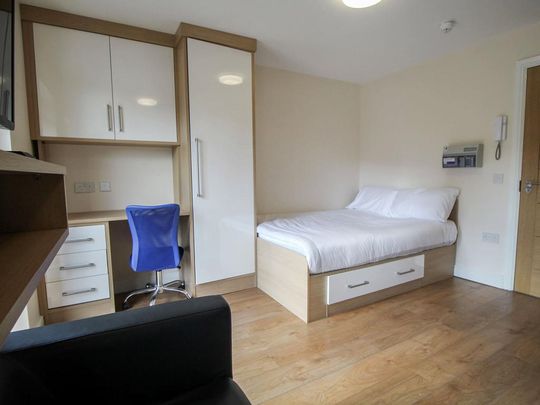 Studio to rent - Photo 1