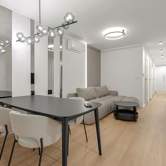 3 pokoje + salon z kuchnią, 2 balkony, 83,92m². - Фото 1