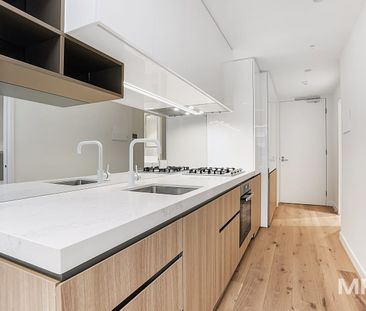 Stunning home in the heart of Southbank - Photo 6