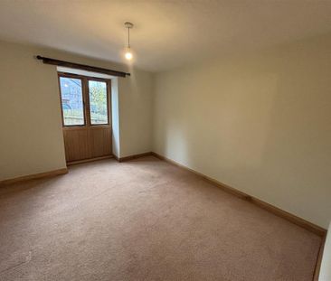 4 bedroom detached house to rent - Photo 5