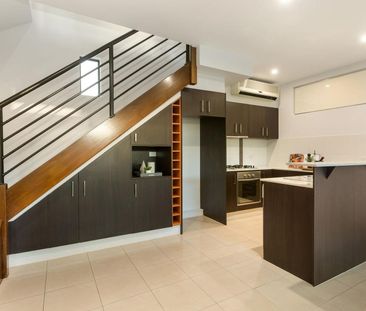 Spacious Light-Filled Townhouse in the Heart of Balaclava - Photo 1