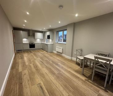 2 bedroom flat to rent - Photo 2