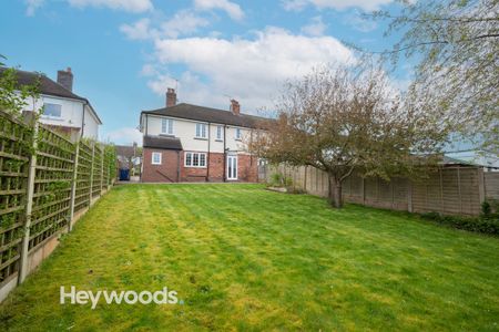 3 bed semi-detached house to rent in Whitfield Avenue, Westlands, Newcastle-under-Lyme ST5 - Photo 2