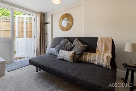 2 bedroom flat to rent - Photo 2