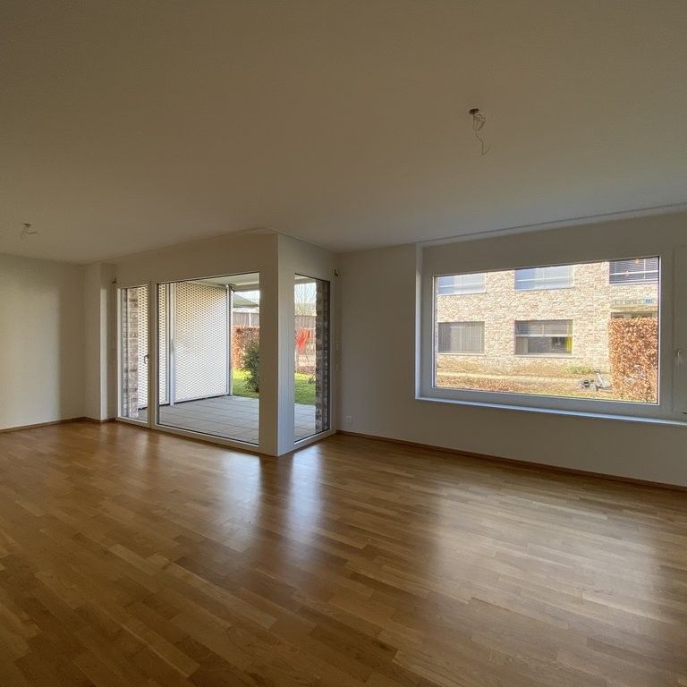 Moderne 3.5-Zimmer-Wohnung im Grünen - Photo 1