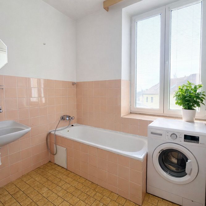 Pronájem bytu 2+1 78 m² - Fotografie 1