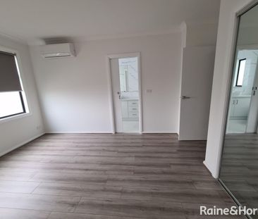 Modern Townhouse with central location - Photo 4