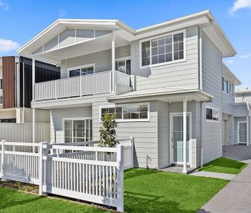 Coastal Comfort | Timeless Design | Everyday Luxury - Photo 3