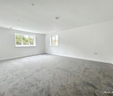 4 bedroom detached house to rent - Photo 1