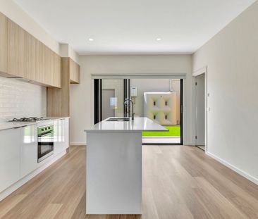 Space, Style & Everyday Ease - Photo 1