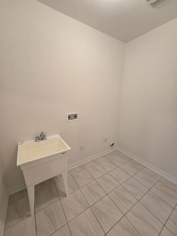 For Lease - 60 McGowan Drive, Whitby, Ontario - Photo 3