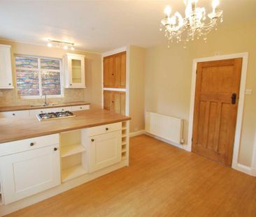 3 bedroom semi-detached house to rent - Photo 6