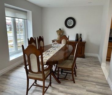 For Lease - 235 Louis Drive, Mississauga, Ontario - Photo 3