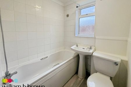 Perryfields - Photo 4