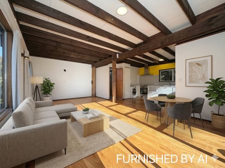 Sunny Spacious 4-Bedroom Family Home with Views - Photo 2