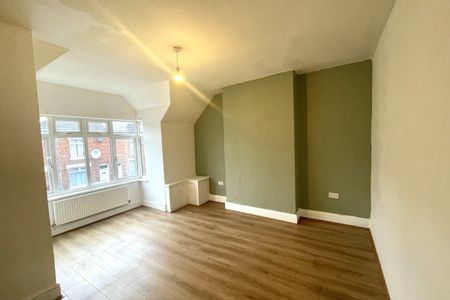 Bedford Street - Photo 2