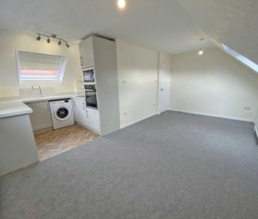 2 bedroom end of terrace house to rent - Photo 6