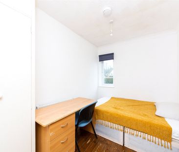 6 bedroom semi-detached house to rent - Photo 4