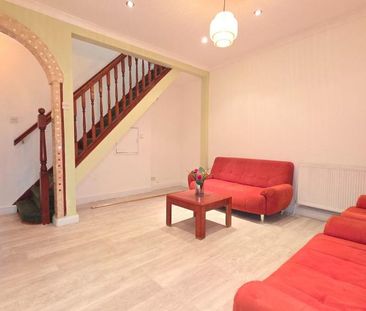 4 bedroom terraced house to rent - Photo 2