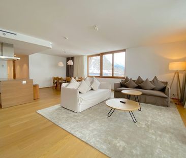 Geräumige Familienwohnung mit Hotel-Service und Bergblick - Photo 3