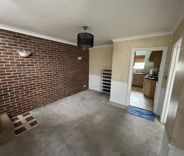 3 bedroom semi-detached house to rent - Photo 3
