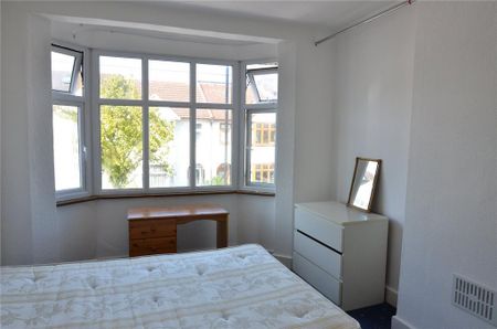 3 bedroom semi-detached house to rent - Photo 3