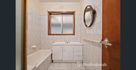 Spacious Family Home in the Vermont School Zone - Photo 5