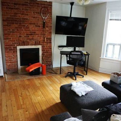 Charming Large Bright 1Bed 1WR Apartment - Photo 1