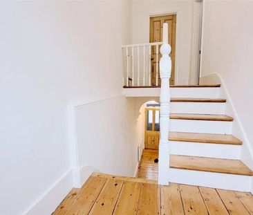 4 bedroom end of terrace house to rent - Photo 4