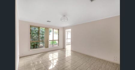 Spacious Family Home with Plenty of Features! - Photo 2