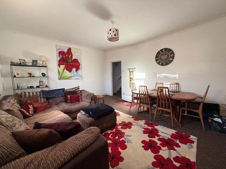 Queens Road, Aldershot, GU11 - Photo 3