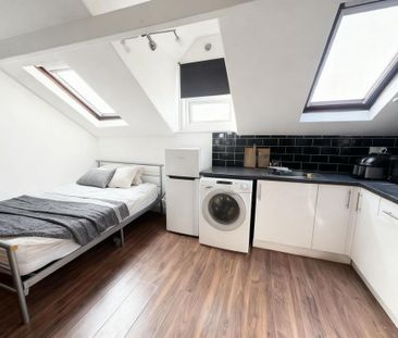 Studio to rent - Photo 1