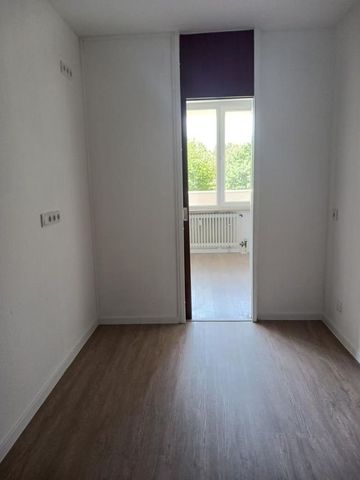 Sanierte 2-Zimmer-Wohnung mit Stellplatz im Garagenhaus in Alterlangen, St. Johann - Foto 4