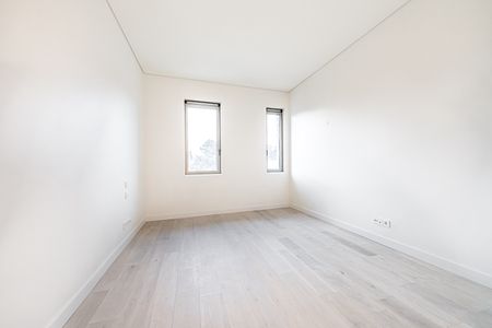 Apartamento novo com vista de mar, em condomínio de luxo com localização prime no centro de Cascais. - Photo 4
