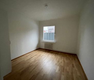 Hallavägen, Uddevalla - Photo 2