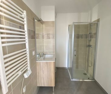 Location Appartement 3 pièces 61m² CAGNES SUR MER 06800 - Photo 5