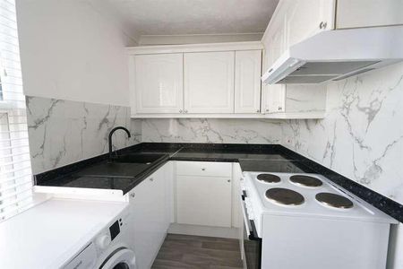 Arthur Street, Grays, RM17 - Photo 4