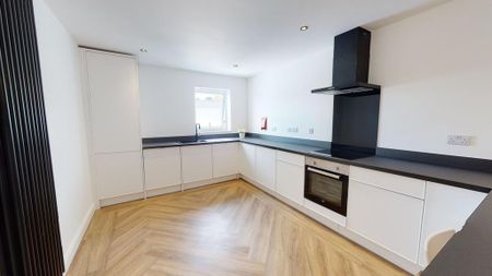 4 bedroom flat to rent - Photo 4