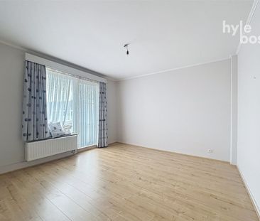 Centraal gelegen, ruim 3 slaapkamer appartement - Foto 1