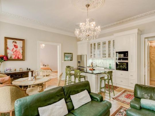 Pronájem bytu 4+kk 132 m2 - Fotografie 1