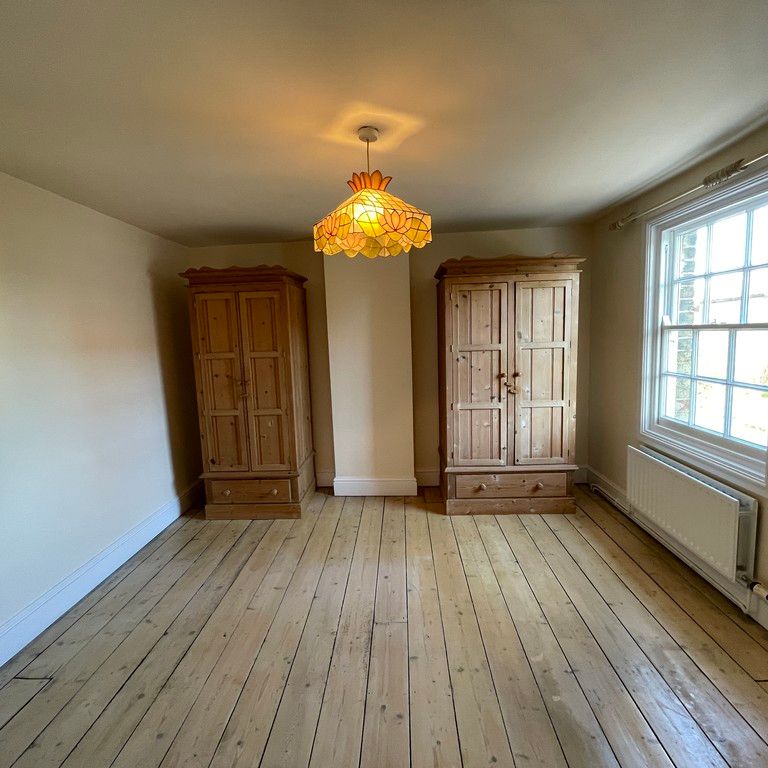 2 bedroom End Terraced House to let - Photo 1