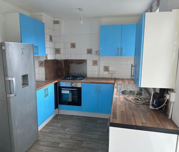 4 Bed Terraced House, Tenby Drive, LU4 - Photo 6
