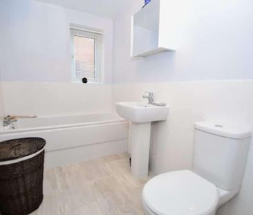 3 bedroom semi-detached house to rent - Photo 5