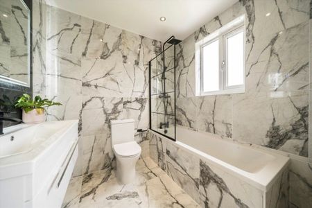 Hathaway Gardens, West Ealing, W13 - Photo 5