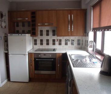 26B Inishowen Drive, Belfast, BT10 0EU - Photo 3