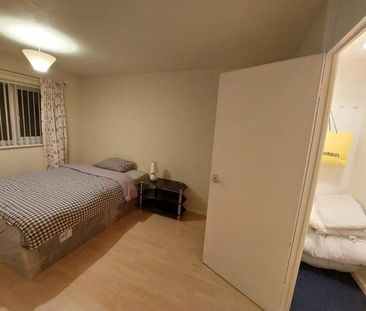 Room in a Shared House, Goode Avenue, B18 - Photo 3